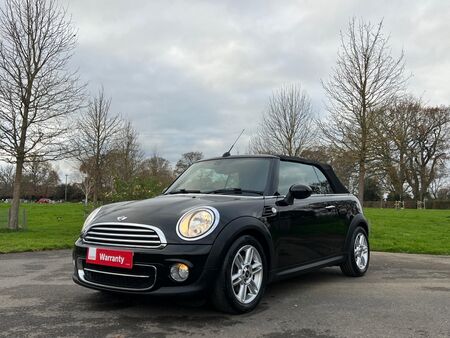 MINI CONVERTIBLE 2.0 Cooper D Auto Euro 5 2dr