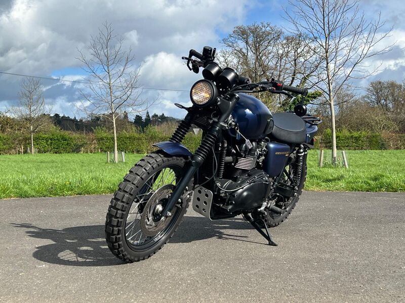 TRIUMPH SCRAMBLER 900