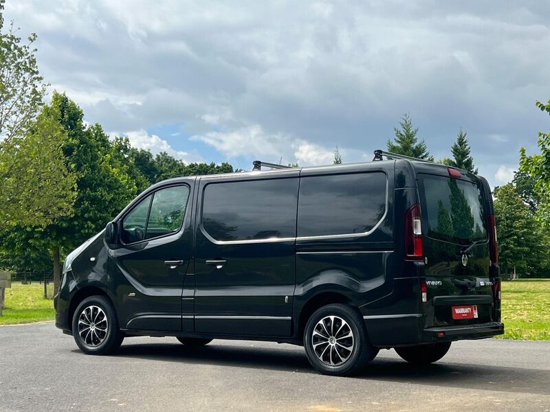 VAUXHALL VIVARO