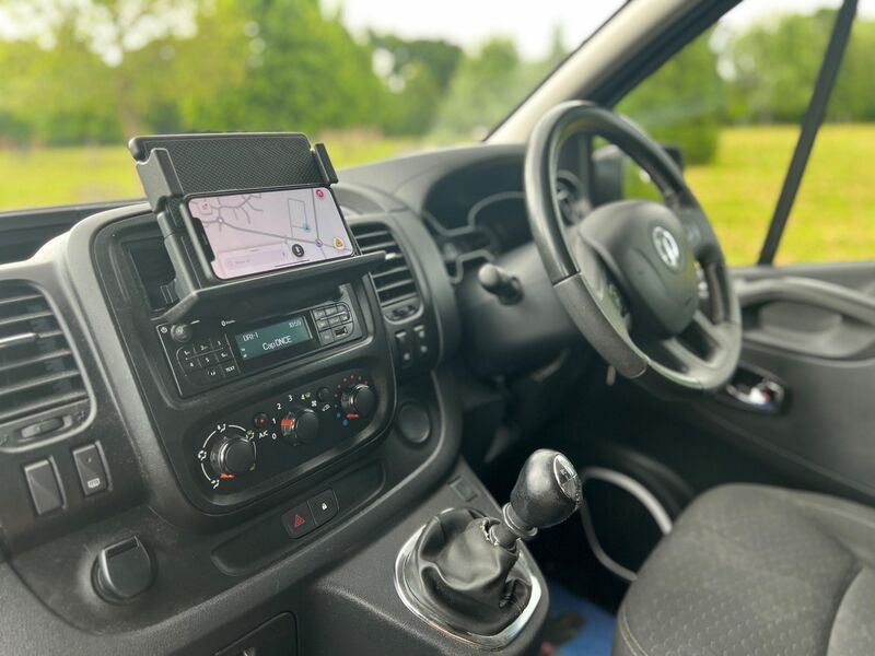 VAUXHALL VIVARO