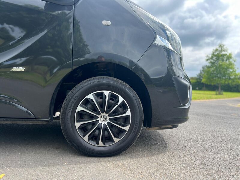 VAUXHALL VIVARO