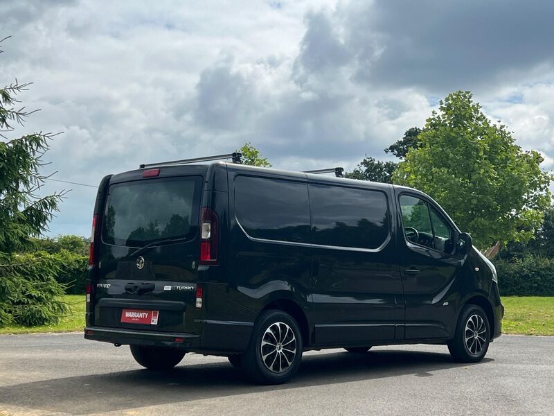 VAUXHALL VIVARO