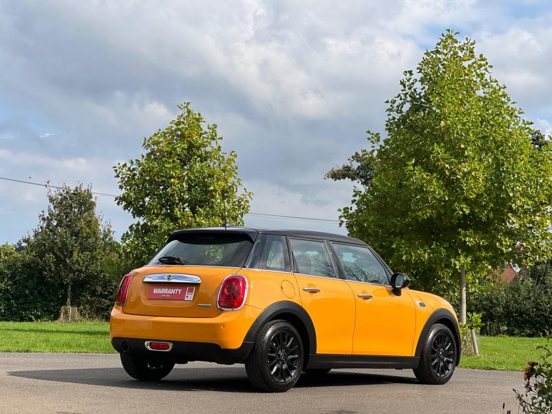MINI HATCH