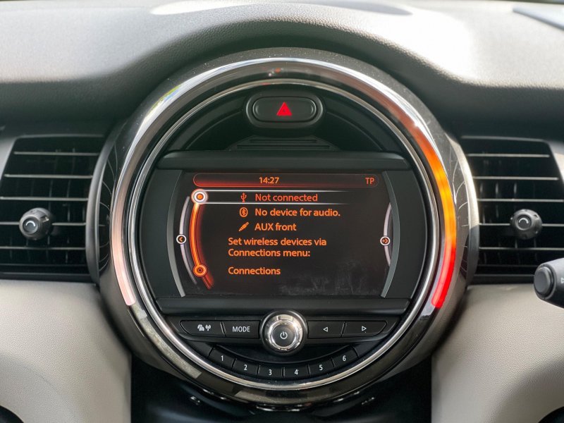 MINI HATCH