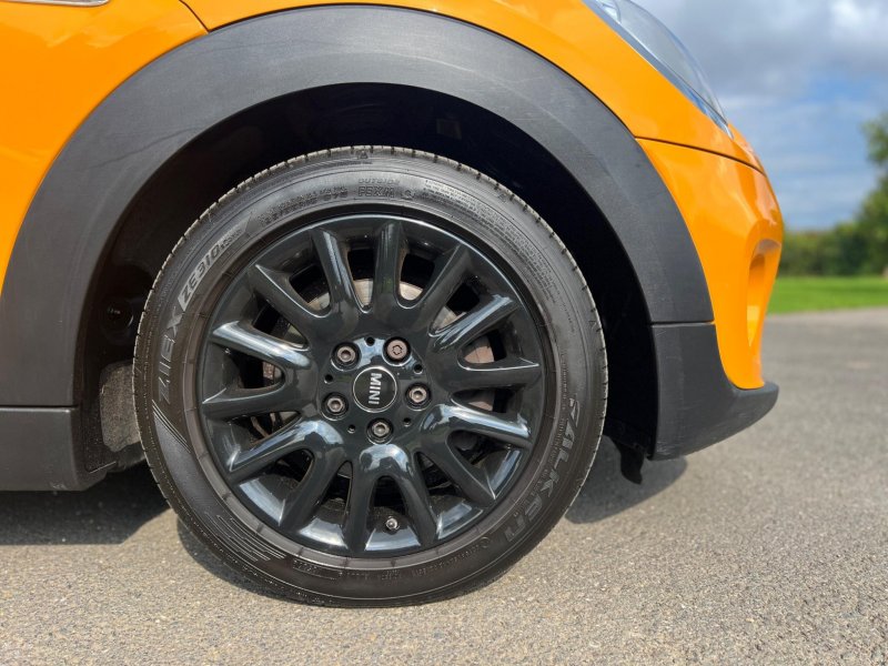 MINI HATCH