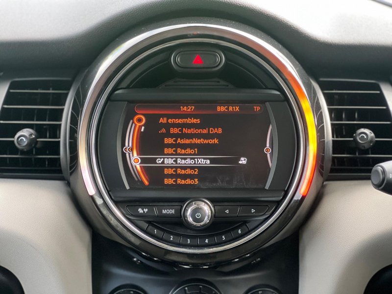 MINI HATCH