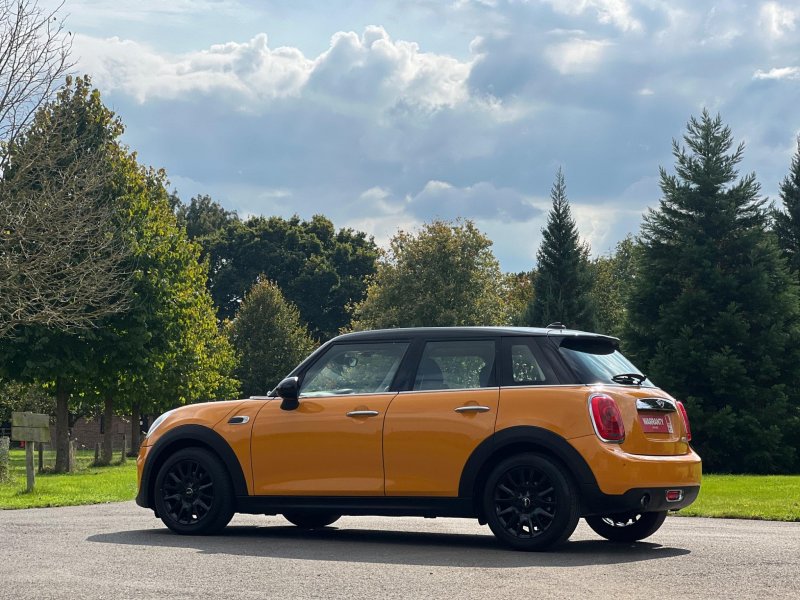 MINI HATCH