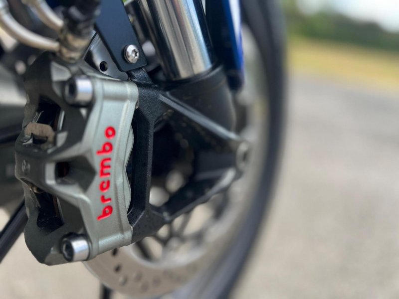 TRIUMPH TIGER 900