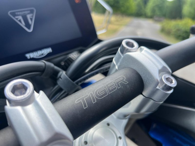 TRIUMPH TIGER 900