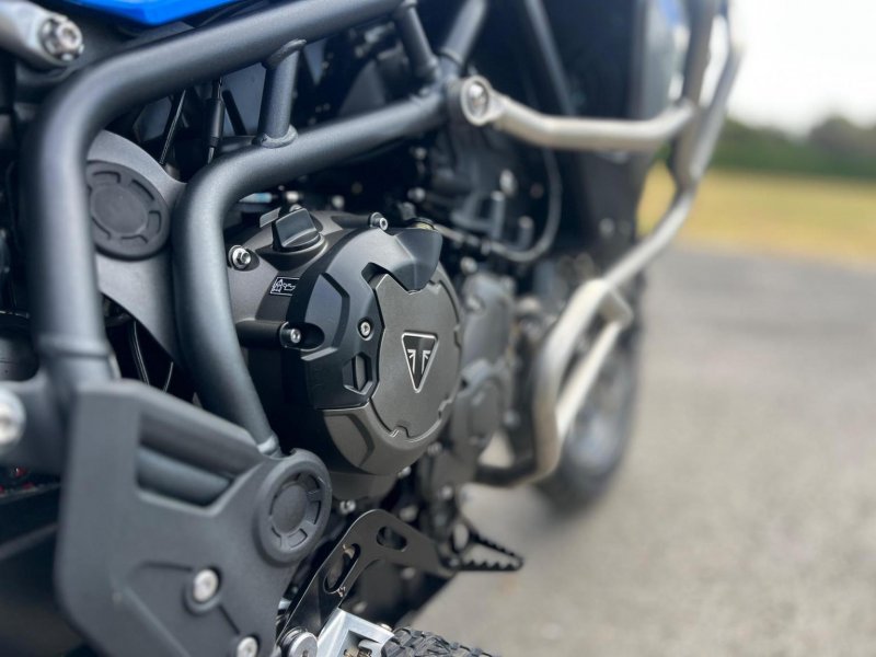 TRIUMPH TIGER 900