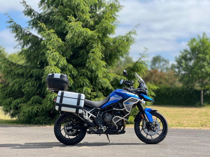 TRIUMPH TIGER 900