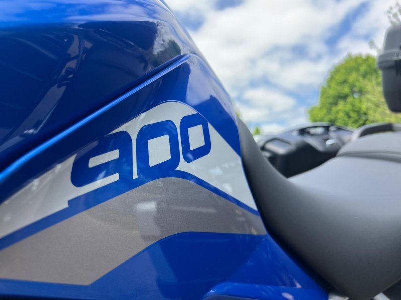 TRIUMPH TIGER 900