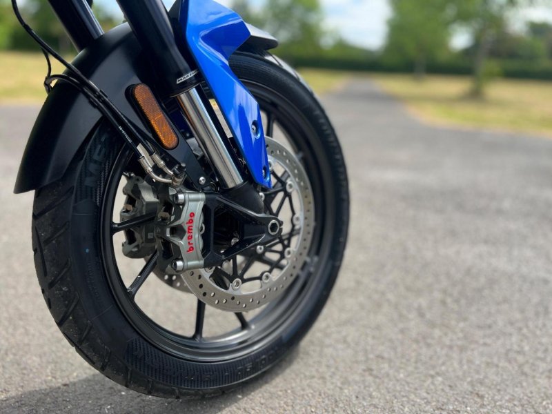 TRIUMPH TIGER 900