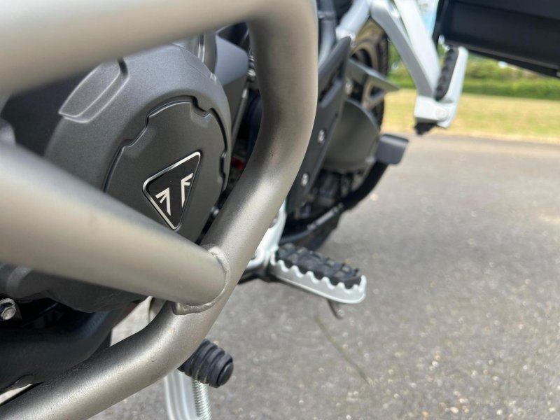 TRIUMPH TIGER 900