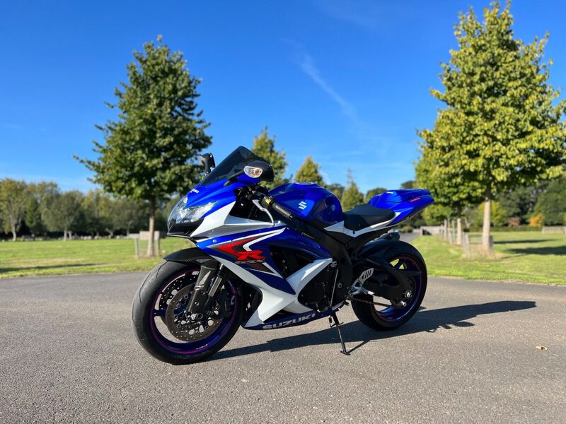 SUZUKI GSXR750