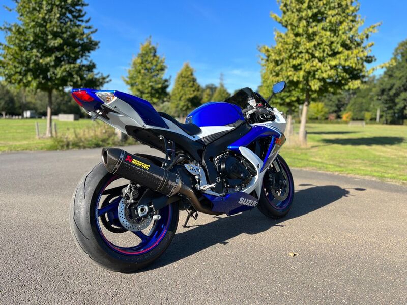 SUZUKI GSXR750