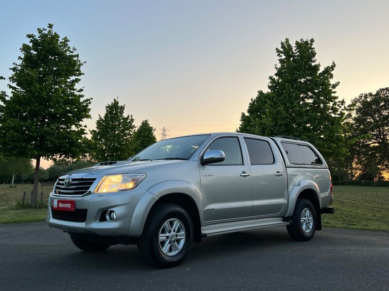 TOYOTA HILUX